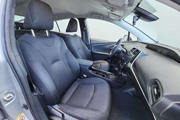 2022 Toyota Prius LE