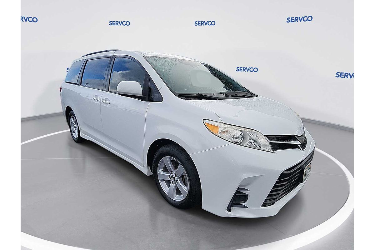 2019 Toyota SIENNA LE