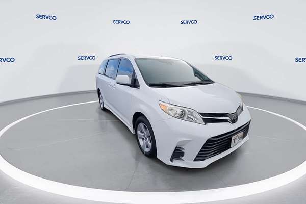 2019 Toyota SIENNA LE