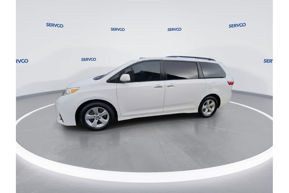 2019 Toyota SIENNA LE