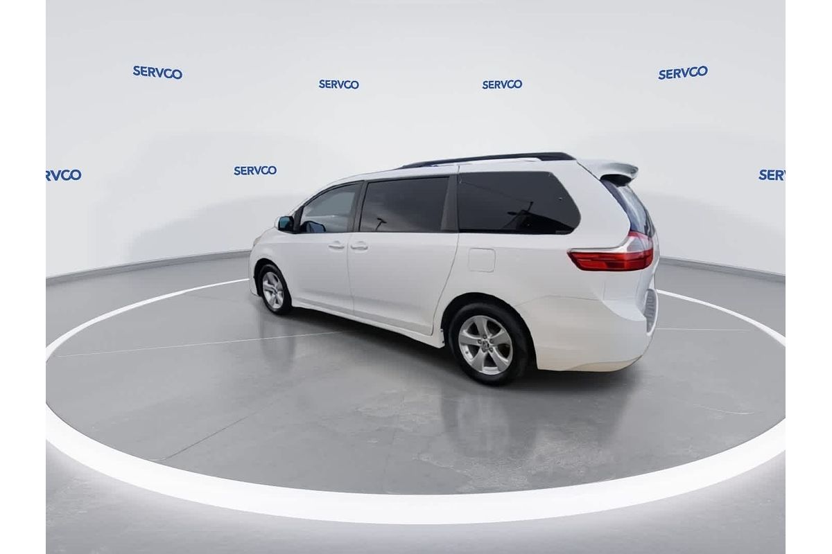 2019 Toyota SIENNA LE