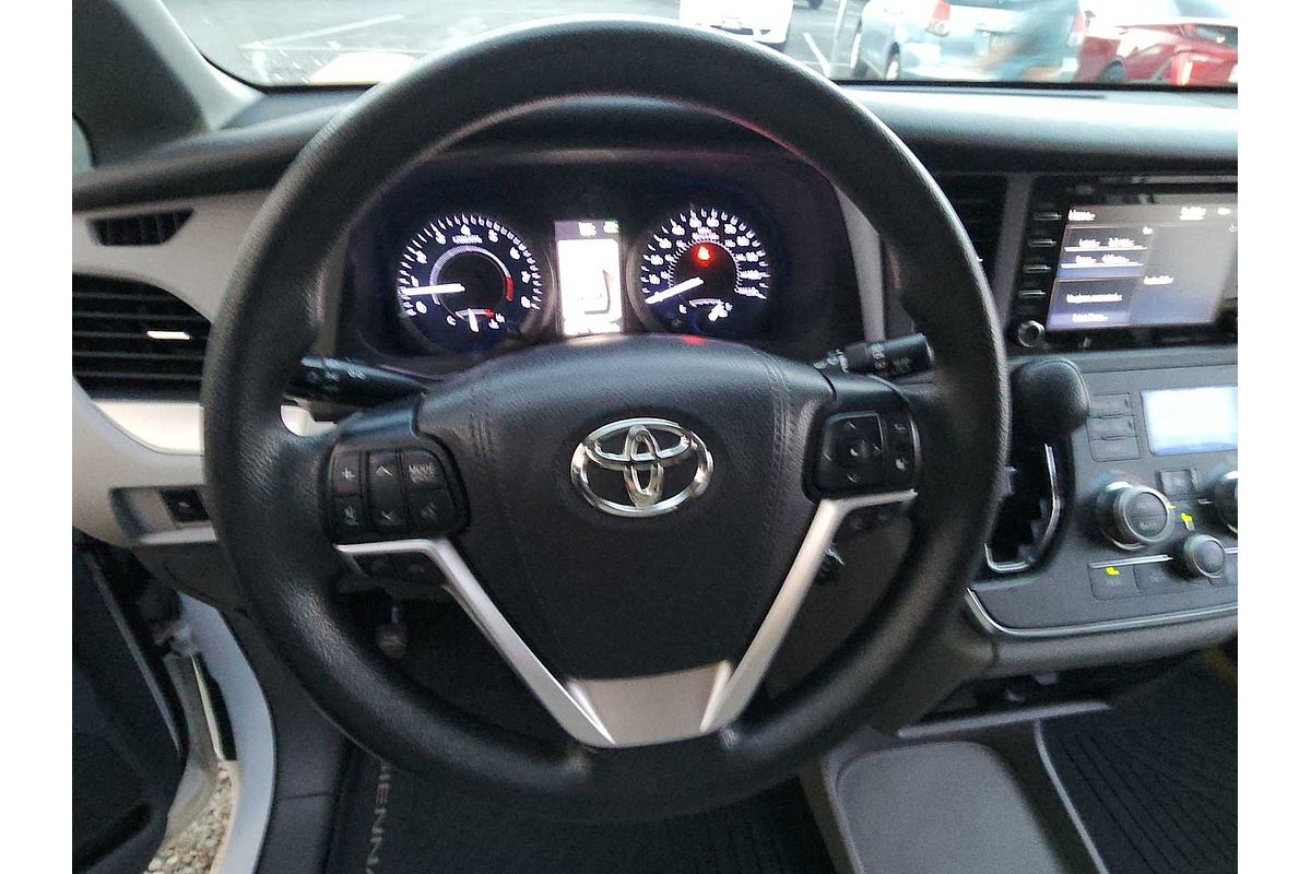 2019 Toyota SIENNA LE