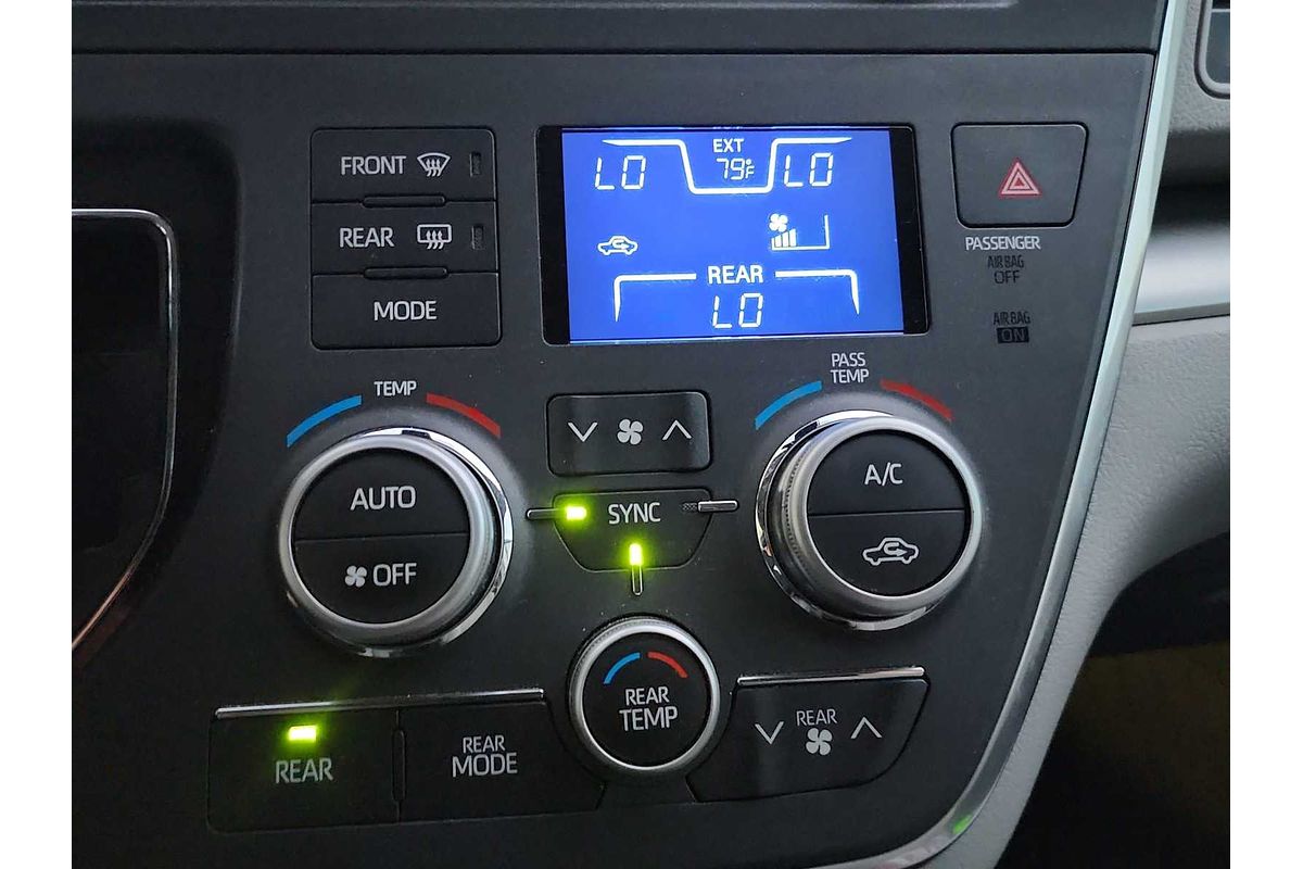 2019 Toyota SIENNA LE