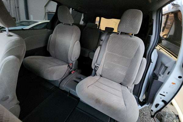 2019 Toyota SIENNA LE