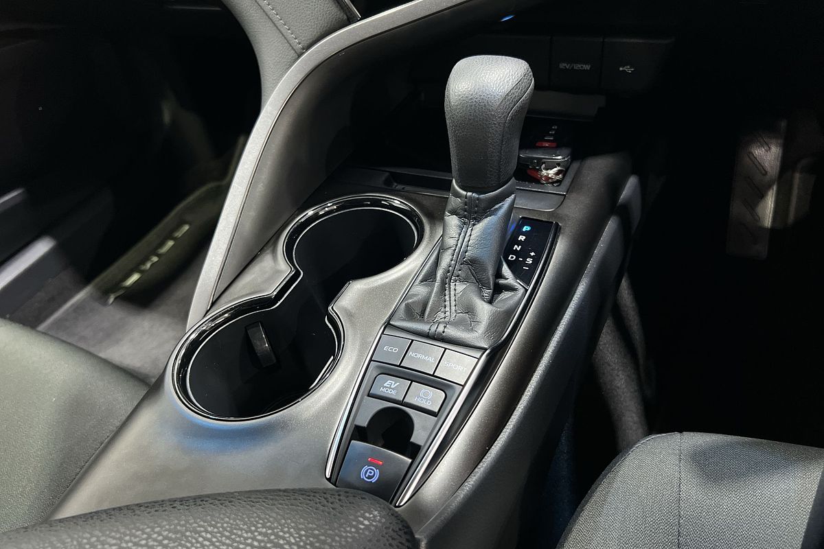 2024 Toyota Camry Ascent AXVH70R