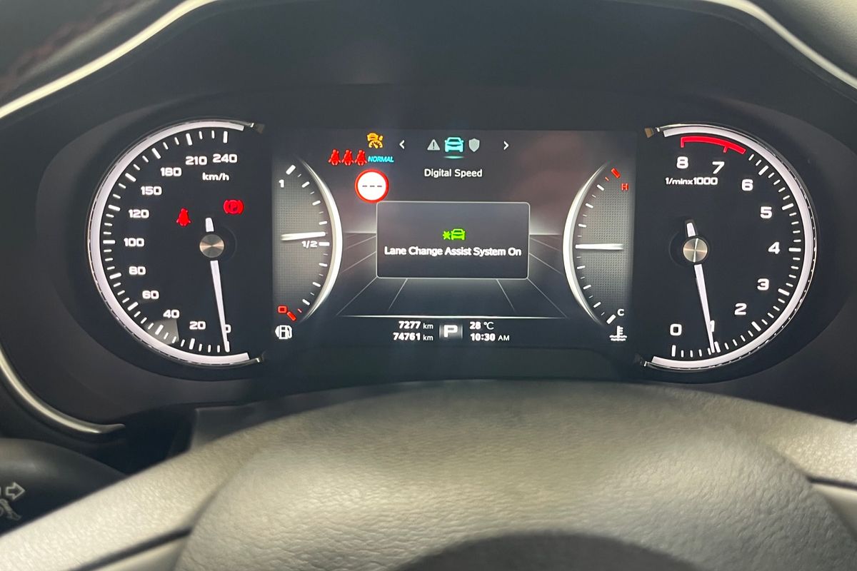 2021 MG HS Excite SAS23