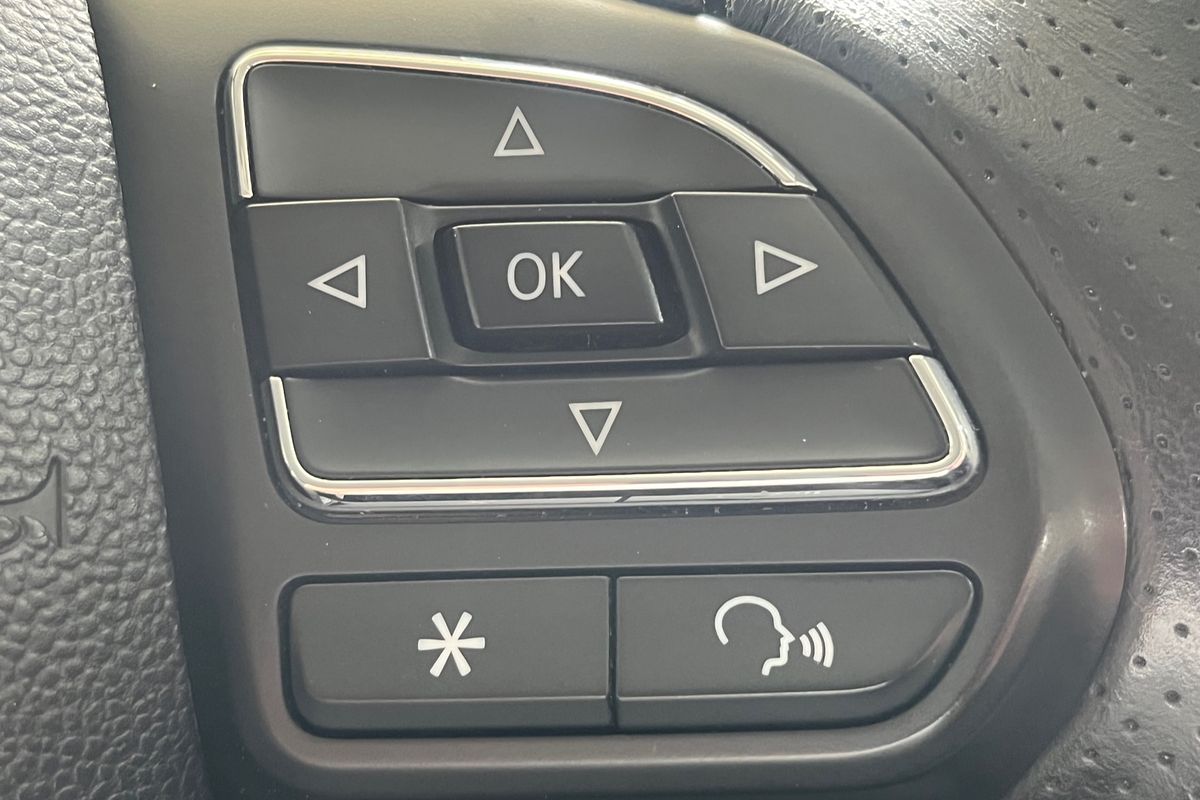 2021 MG HS Excite SAS23