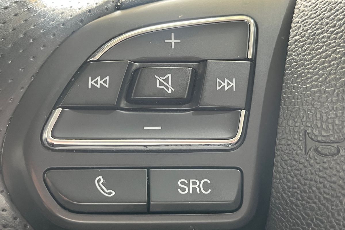 2021 MG HS Excite SAS23