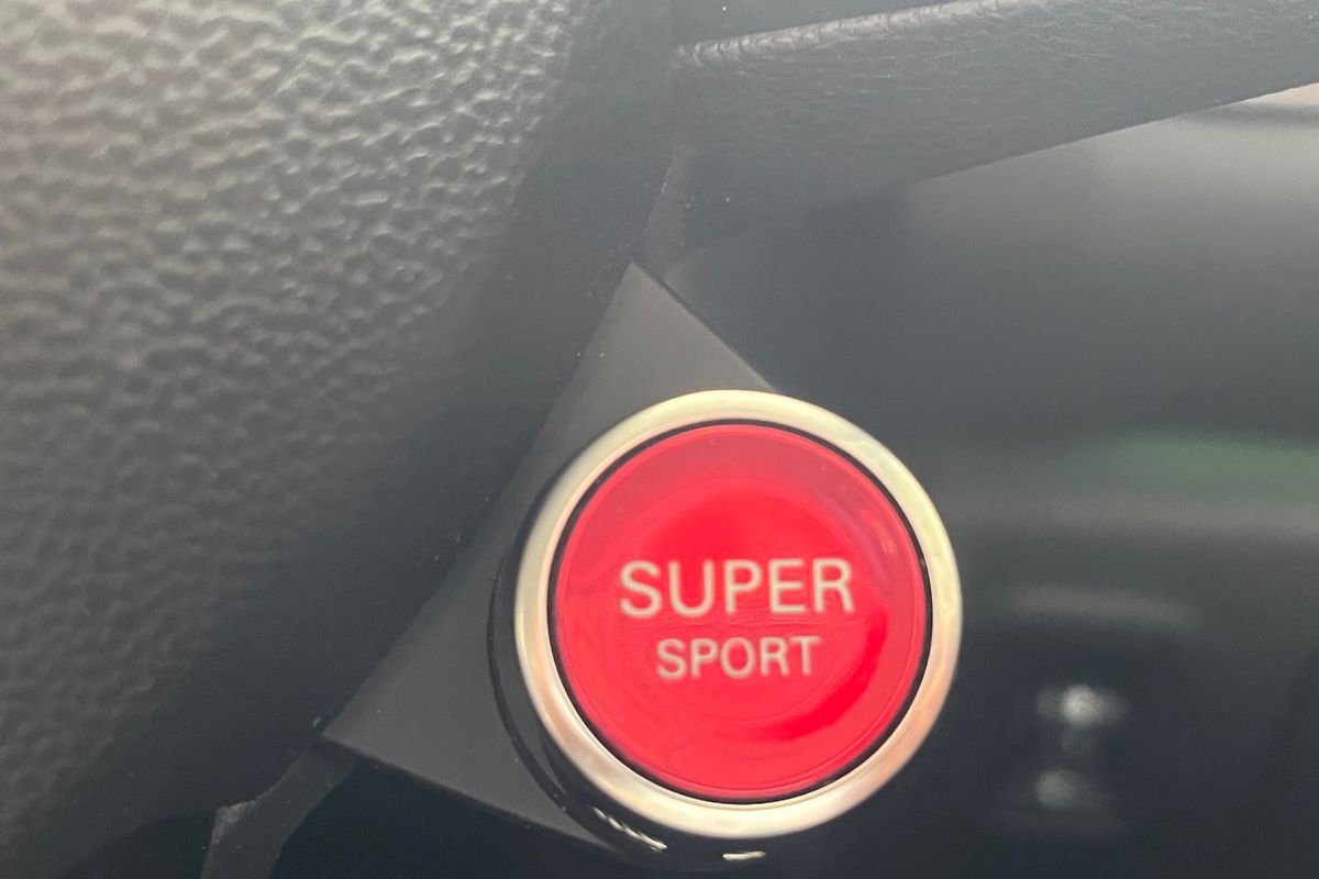 2021 MG HS Excite SAS23