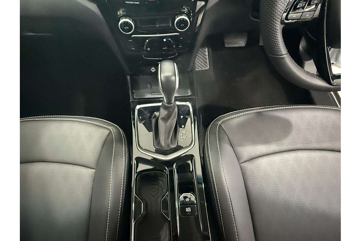 2025 Mahindra XUV3XO AX7L