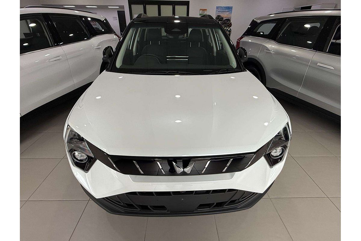 2025 Mahindra XUV3XO AX7L