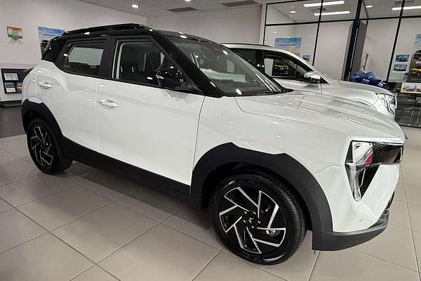 2025 Mahindra XUV3XO AX7L