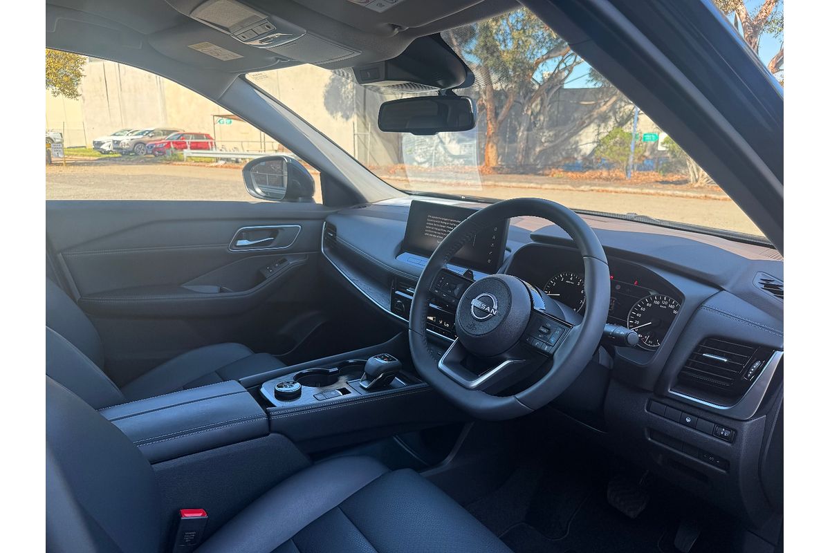 2025 Nissan X-TRAIL ST-L T33