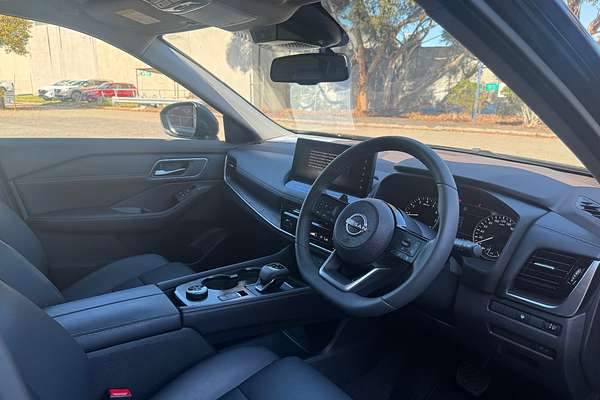 2025 Nissan X-TRAIL ST-L T33