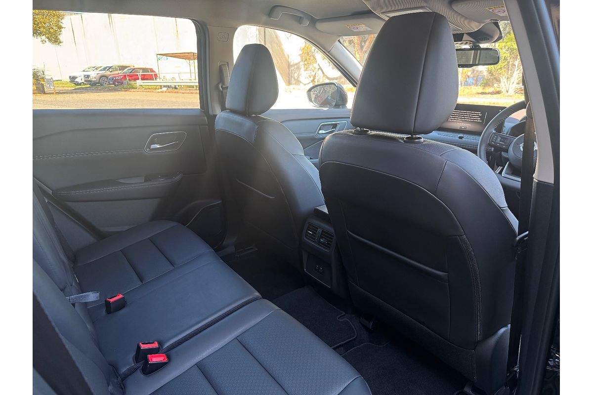 2025 Nissan X-TRAIL ST-L T33