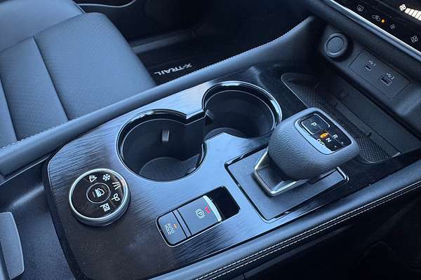 2025 Nissan X-TRAIL ST-L T33