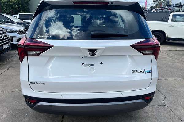 2025 Mahindra XUV700 AX7L