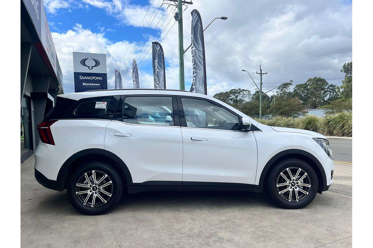 2025 Mahindra XUV700 AX7L