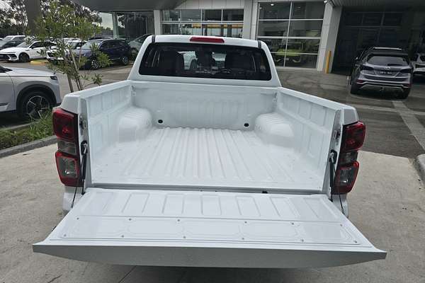 2024 Isuzu D-MAX SX High Ride Rear Wheel Drive