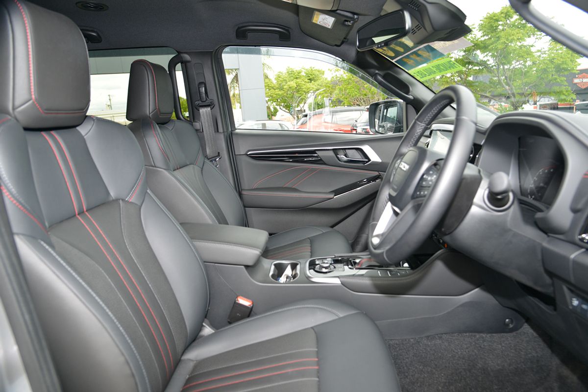 2025 Isuzu MU-X X-TERRAIN