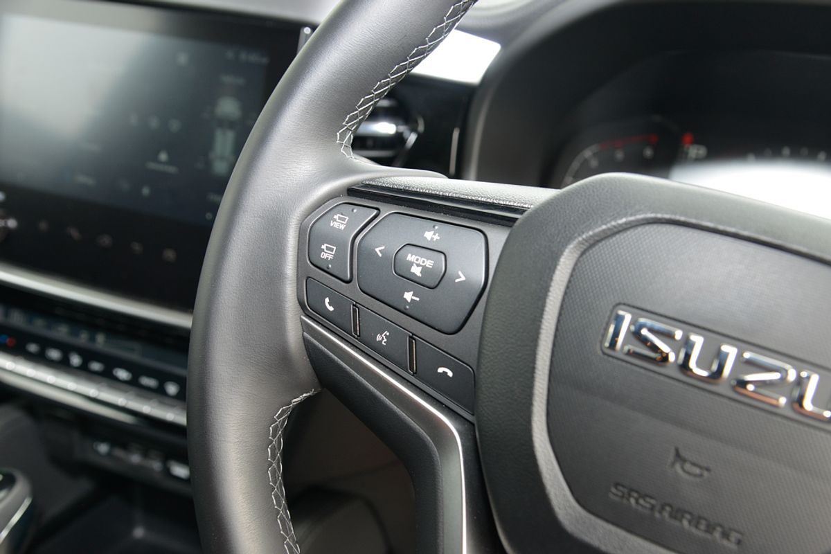 2025 Isuzu MU-X X-TERRAIN