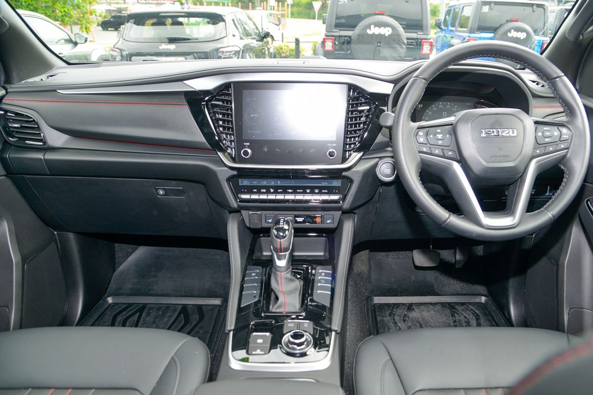 2025 Isuzu MU-X X-TERRAIN