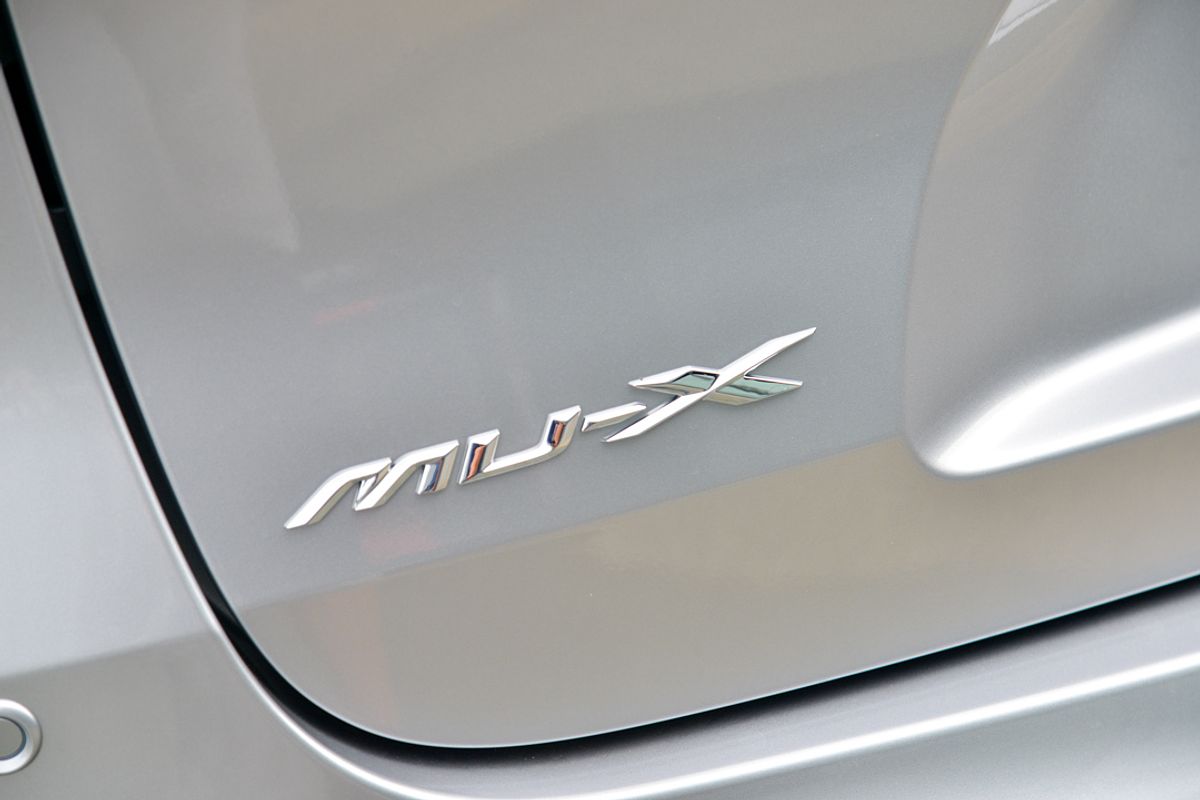 2025 Isuzu MU-X X-TERRAIN