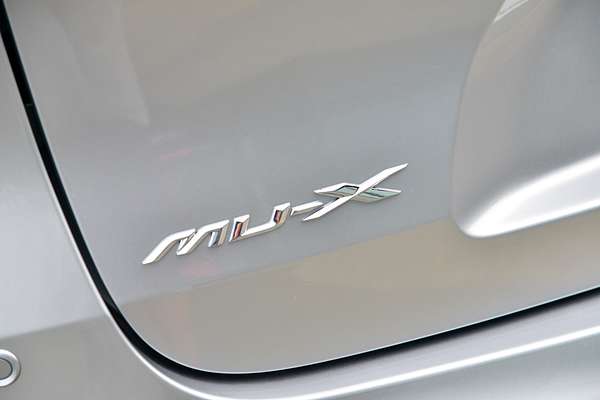 2025 Isuzu MU-X X-TERRAIN