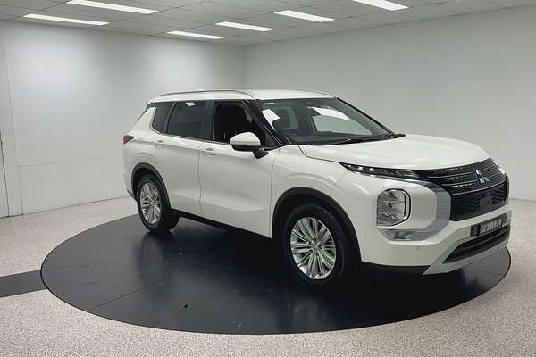 2022 Mitsubishi Outlander LS ZM