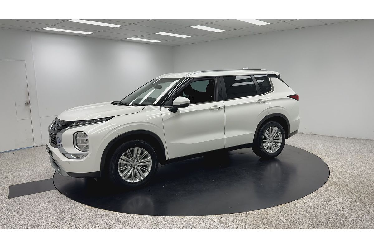 2022 Mitsubishi Outlander LS ZM