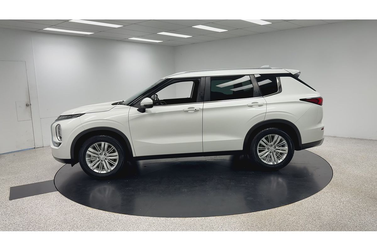 2022 Mitsubishi Outlander LS ZM