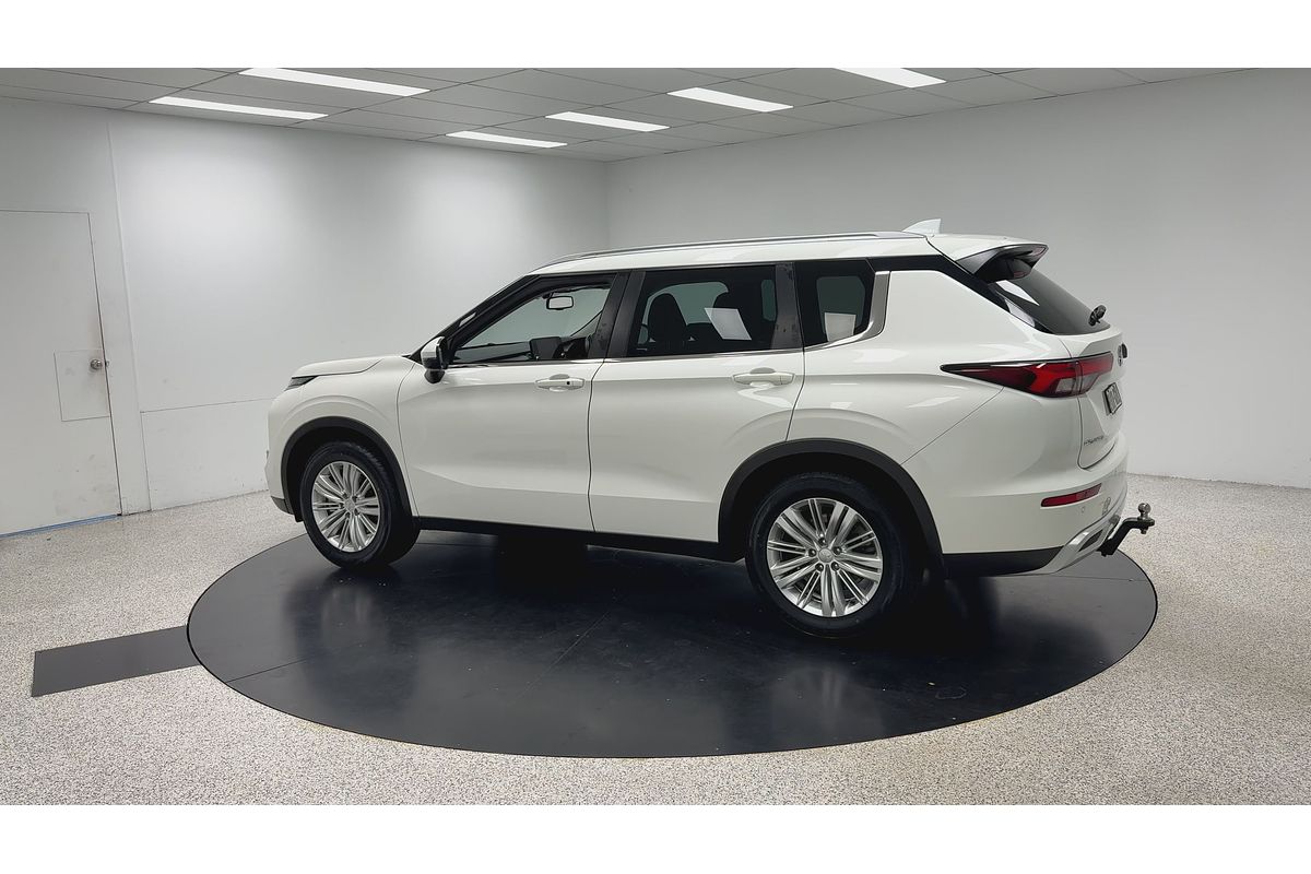 2022 Mitsubishi Outlander LS ZM