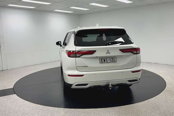 2022 Mitsubishi Outlander LS ZM