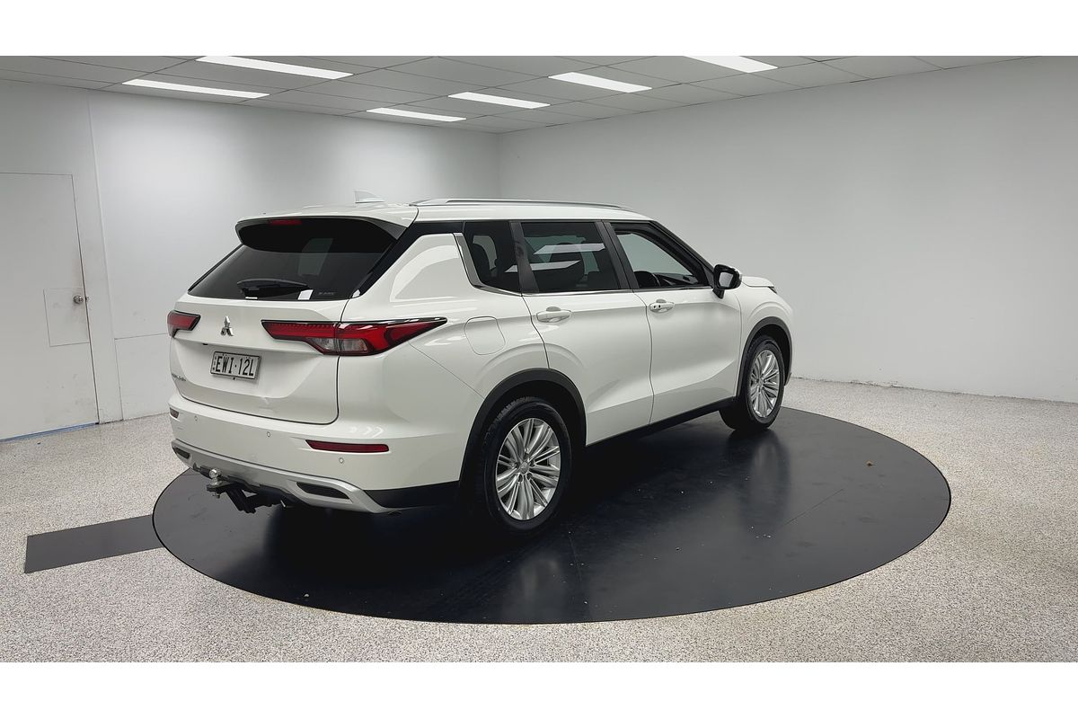 2022 Mitsubishi Outlander LS ZM