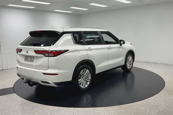 2022 Mitsubishi Outlander LS ZM