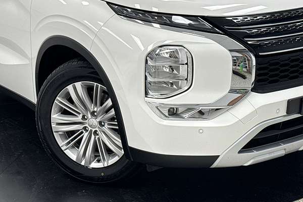 2022 Mitsubishi Outlander LS ZM