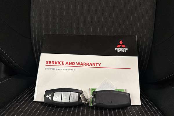 2022 Mitsubishi Outlander LS ZM