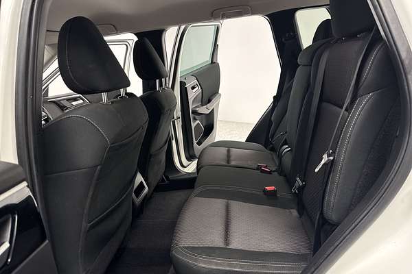 2022 Mitsubishi Outlander LS ZM