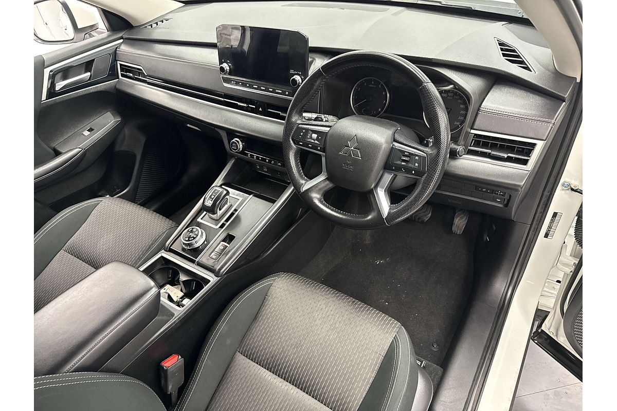 2022 Mitsubishi Outlander LS ZM