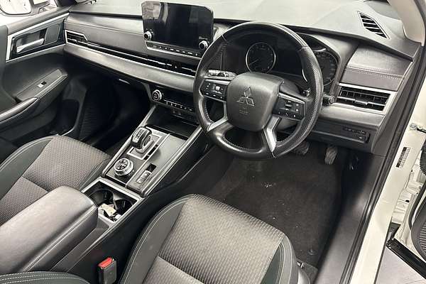 2022 Mitsubishi Outlander LS ZM