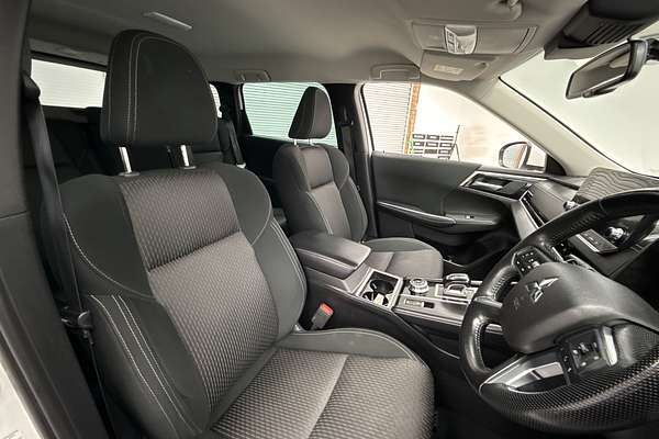 2022 Mitsubishi Outlander LS ZM