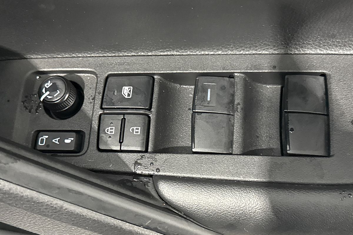 2025 Toyota COROLLA CROSS GX 2WD HYBRID MXGH10R