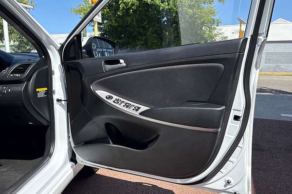 2015 Hyundai Accent Active RB2