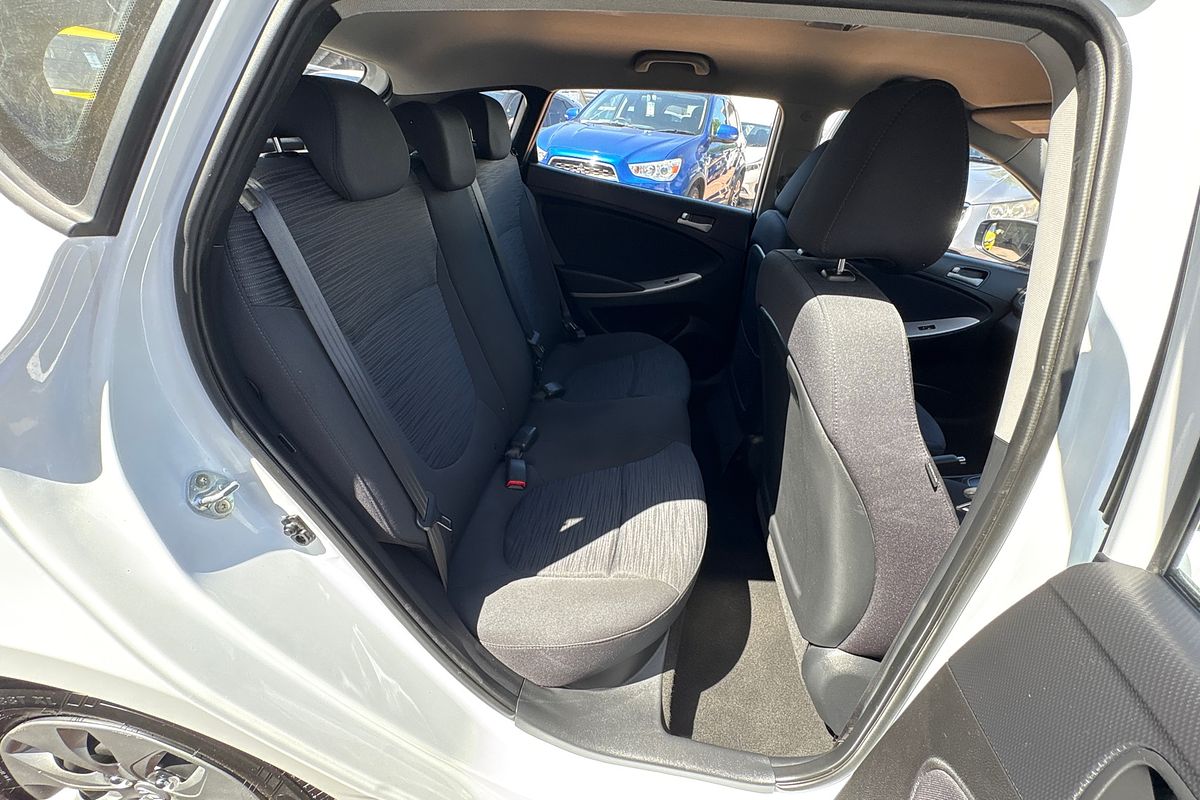 2015 Hyundai Accent Active RB2