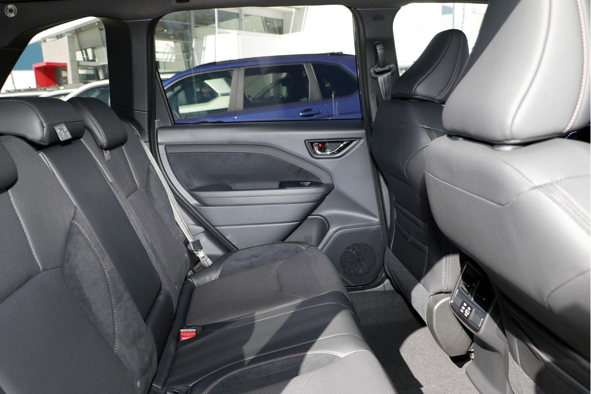 2025 Subaru Forester Hybrid Touring S6