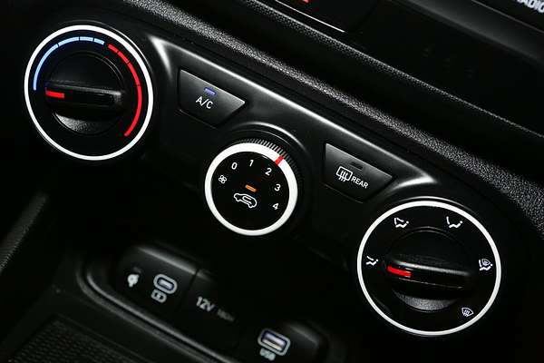 2023 Hyundai Venue Active QX.V5