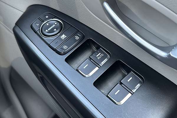 2018 Kia Carnival S YP