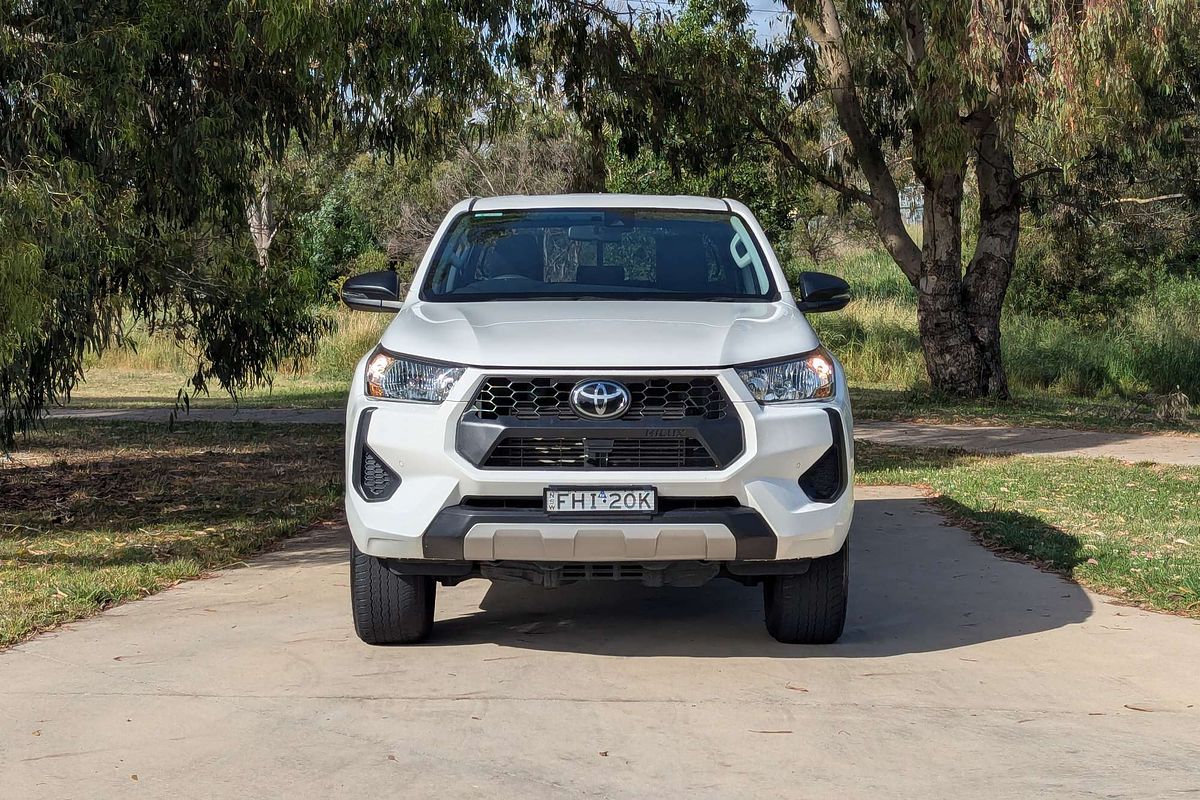 2024 Toyota Hilux SR GUN126R