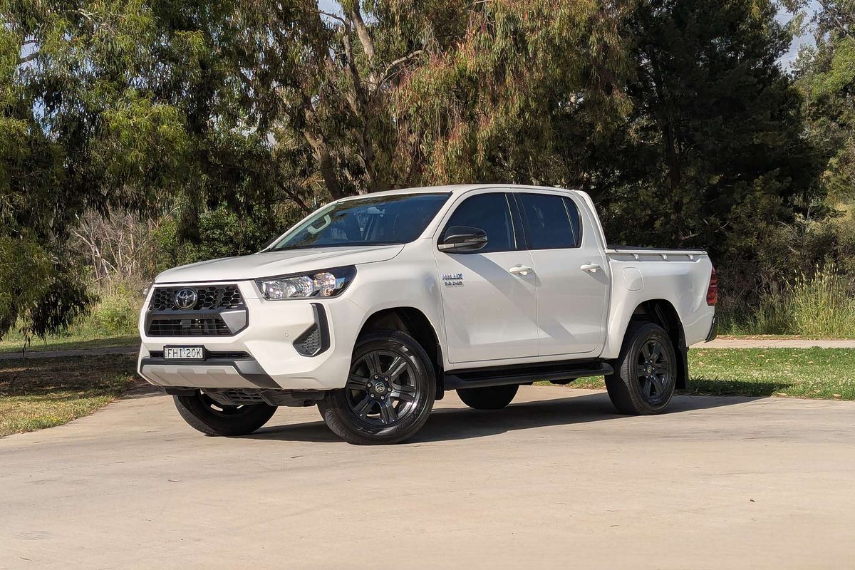 2024 Toyota Hilux SR GUN126R