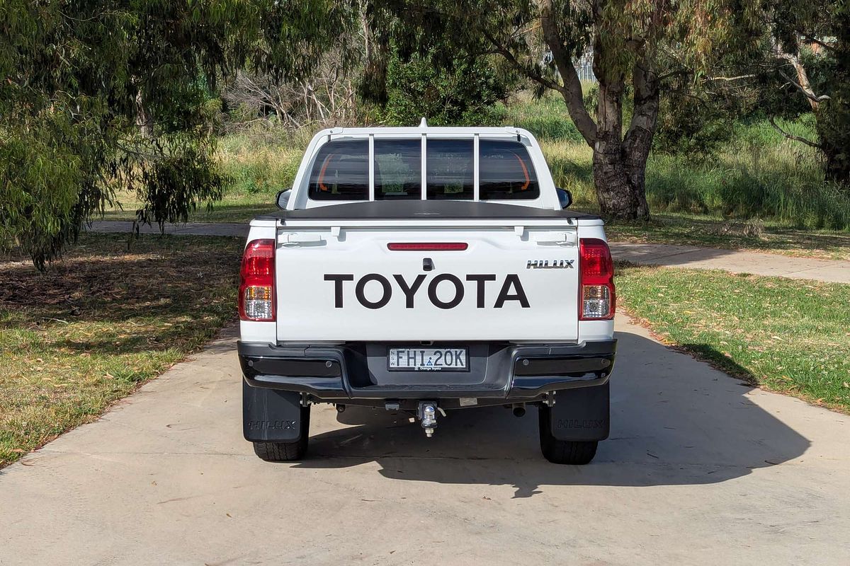 2024 Toyota Hilux SR GUN126R